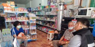 สื่อสารรณรงค์ลดการใช้ถุงพลาสติกร่วมกับร้านชุมชน