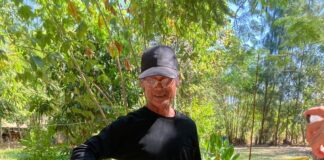 พืชลอยน้ำ การใช้ประโยชน์จากวัสดุท้องถิ่นของพ่อเปี๊ยก